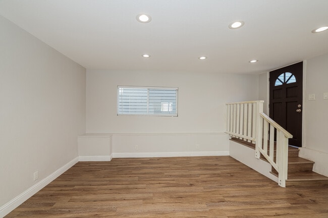 Building Photo - 1333 87th Ave