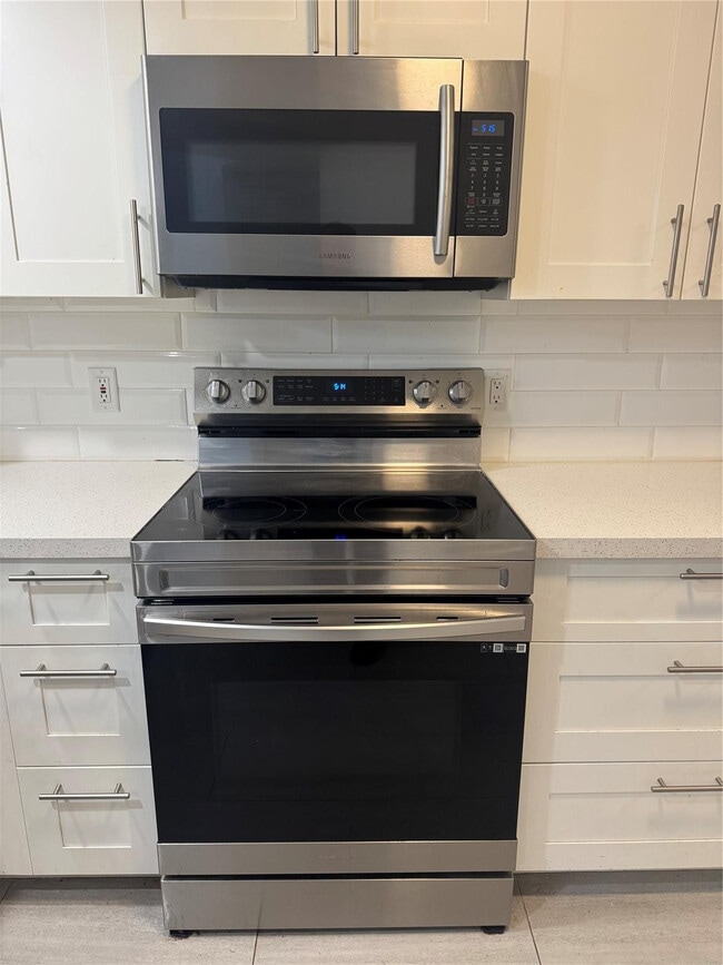 Building Photo - 9055 Wiles Rd