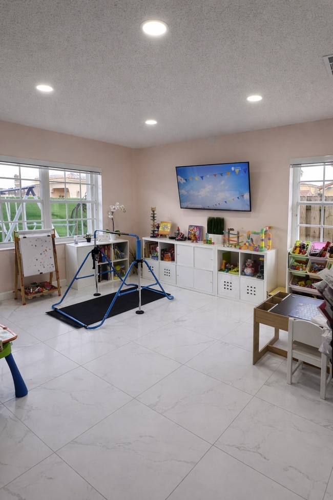 Building Photo - 15861 SW 70th Terrace