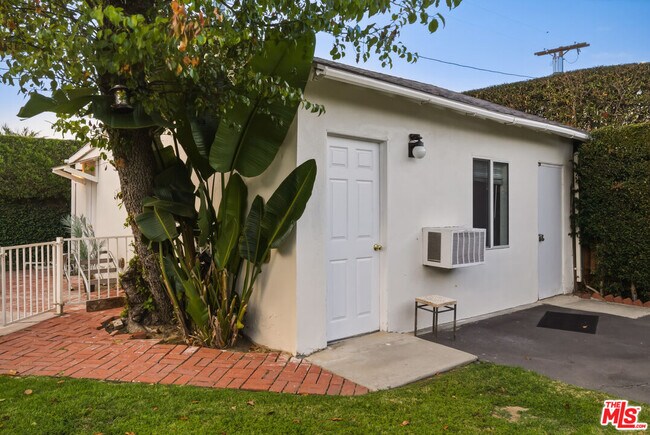 Building Photo - 12811 Cumpston St