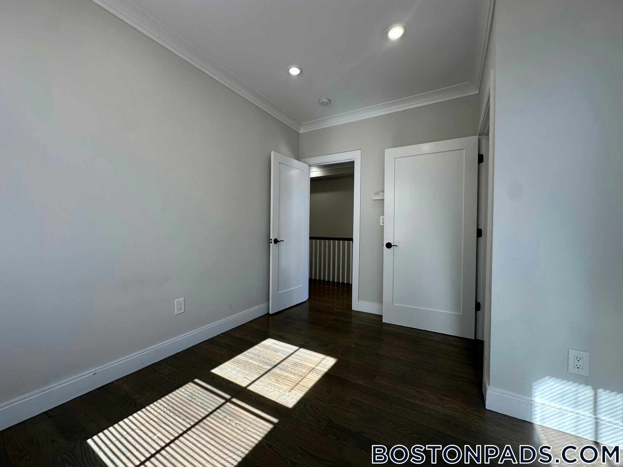 Building Photo - 79 Linden St
