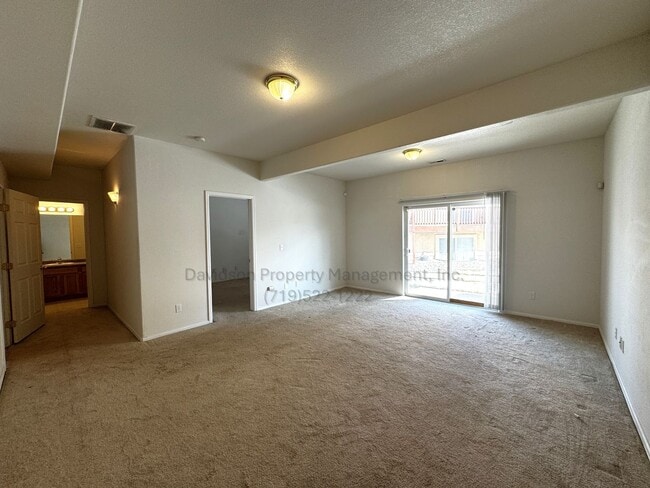 Building Photo - Spacious 3 Bedroom Condo in Southeast Colorado Springs