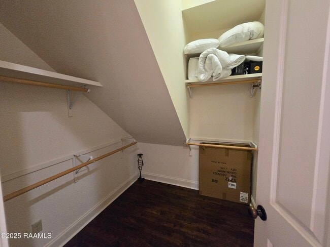 Building Photo - 208 Traditions Dr