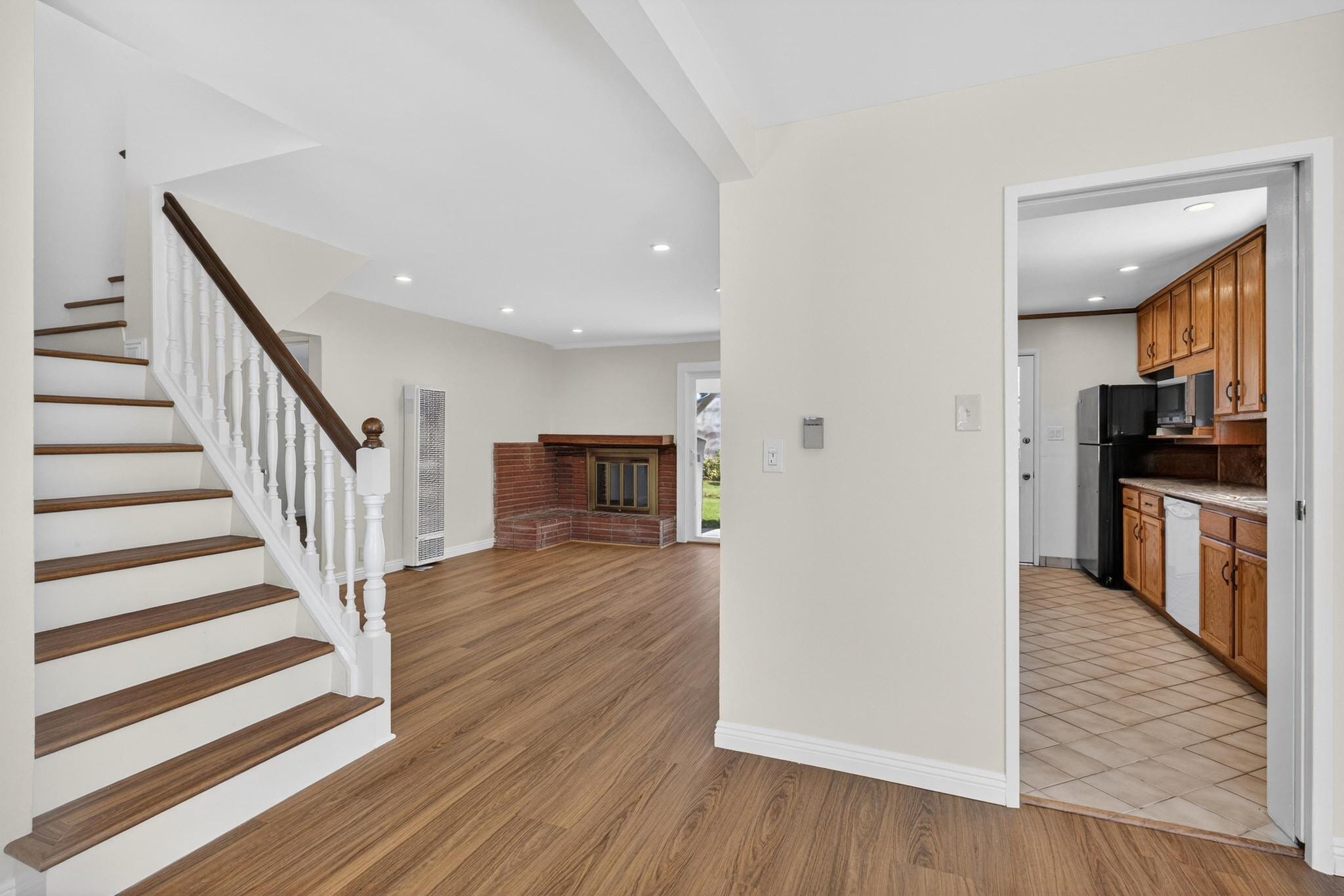 Building Photo - 15202 Florwood Ave