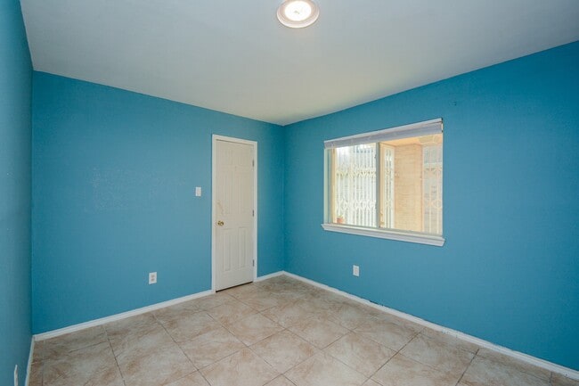 Building Photo - 8607 Crystal Cove Ct