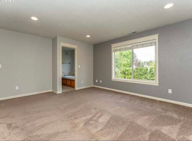 Building Photo - 3081 SE Riesling Rd