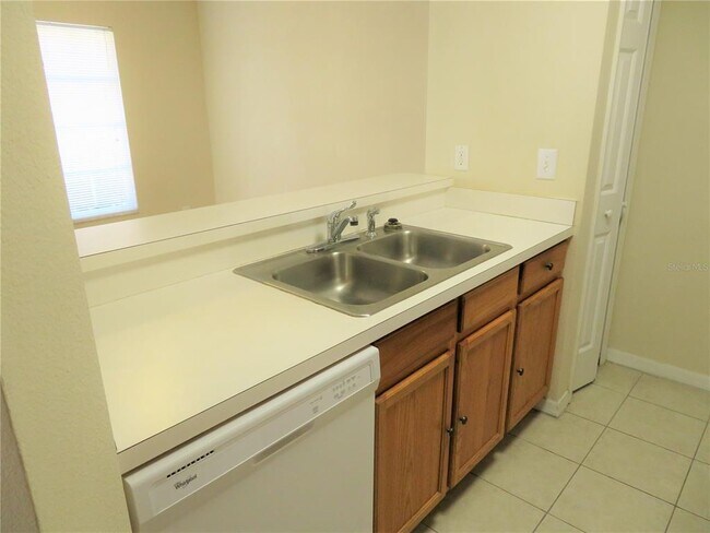Building Photo - 2233 Fluorshire Dr