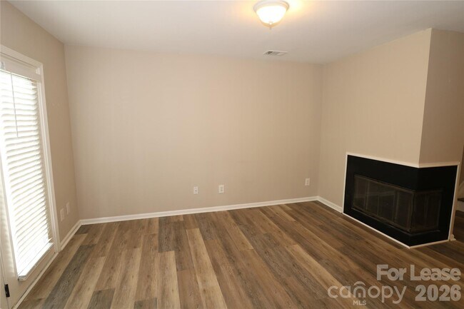 Building Photo - 5878 Prescott Ct