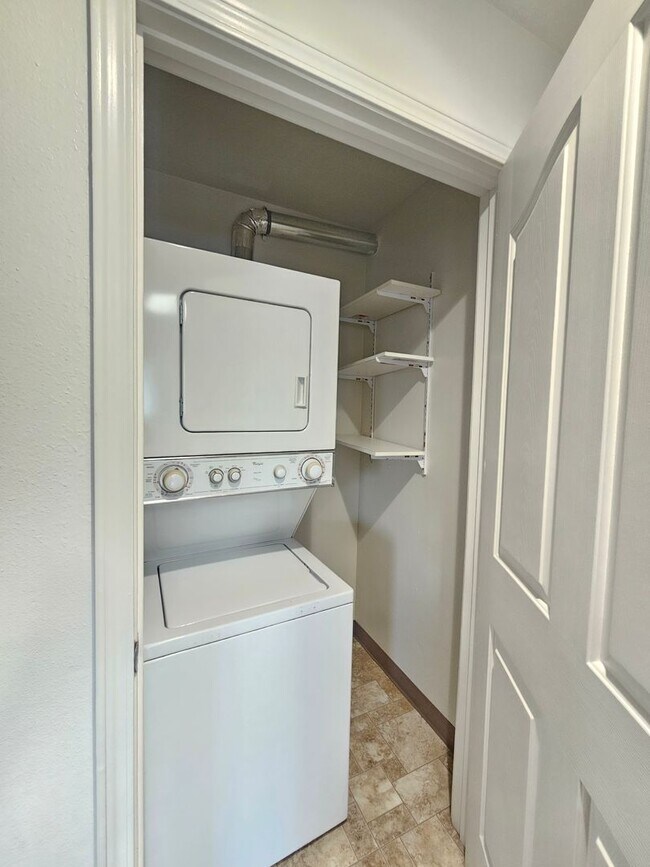 Building Photo - 12205 N Freya St