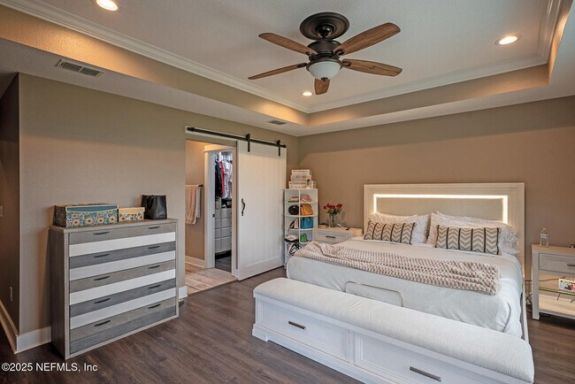Building Photo - 3693 Lightview Ln