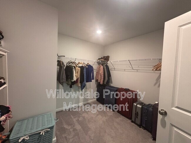 Building Photo - 203 Gremar Dr.