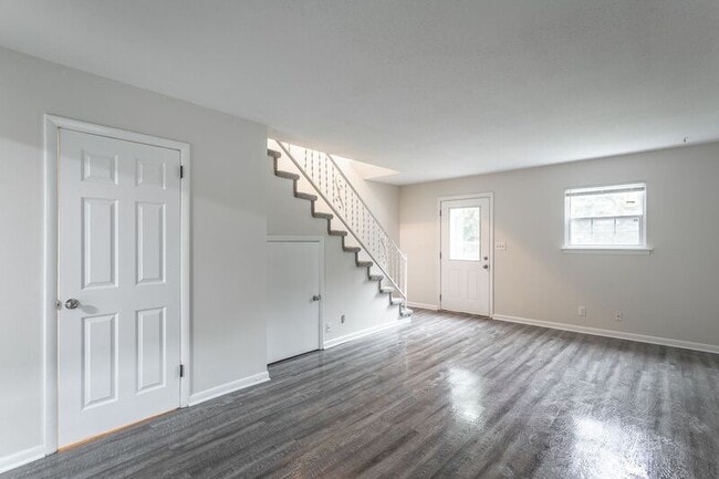 Building Photo - 2404 Briggs Ave