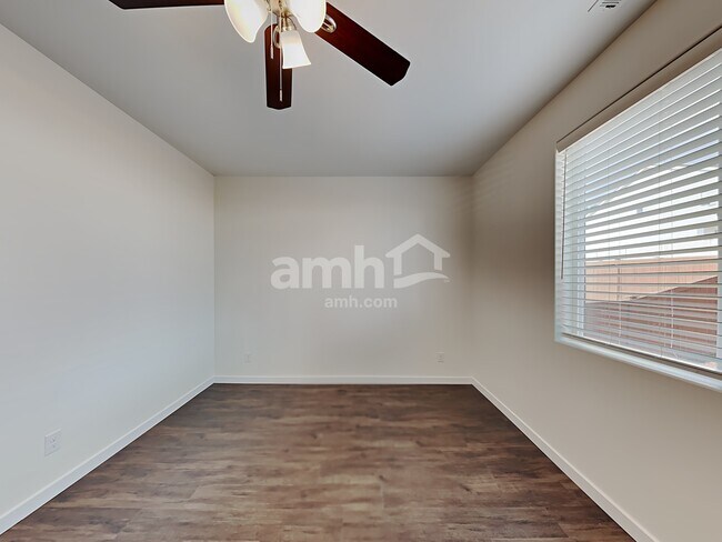 Building Photo - 19232 18th Ave Ct E