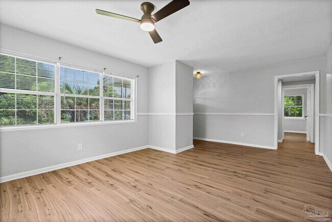 Building Photo - 835 S Madison Dr