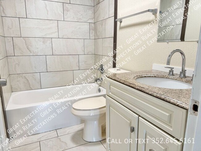 Building Photo - 1822 SW 6th St