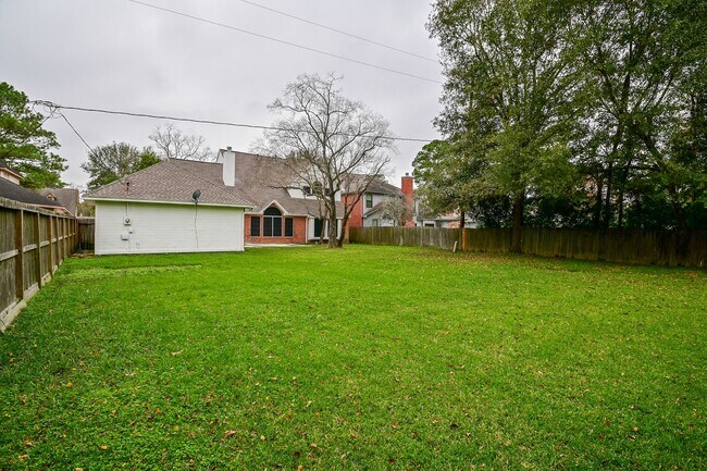 Building Photo - 17910 Moss Point Dr