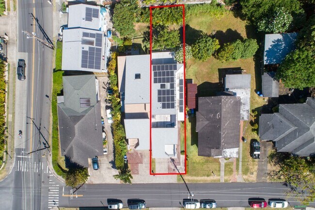 Building Photo - 3 Bedroom, 2.5 Bathroom Home with Photovol...
