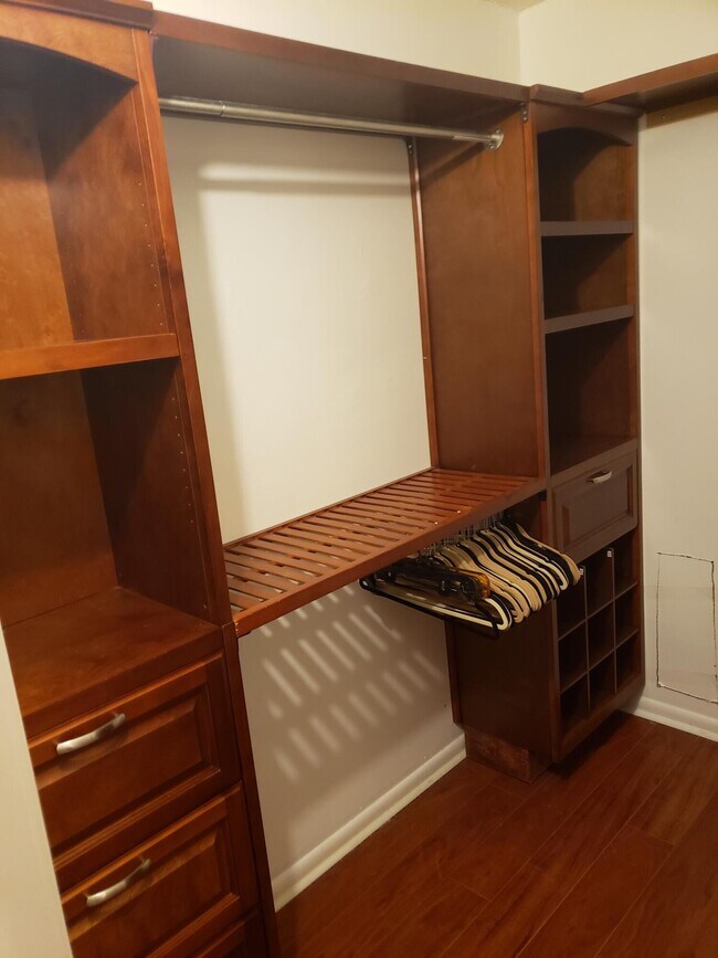 Building Photo - 77 Mansfield B