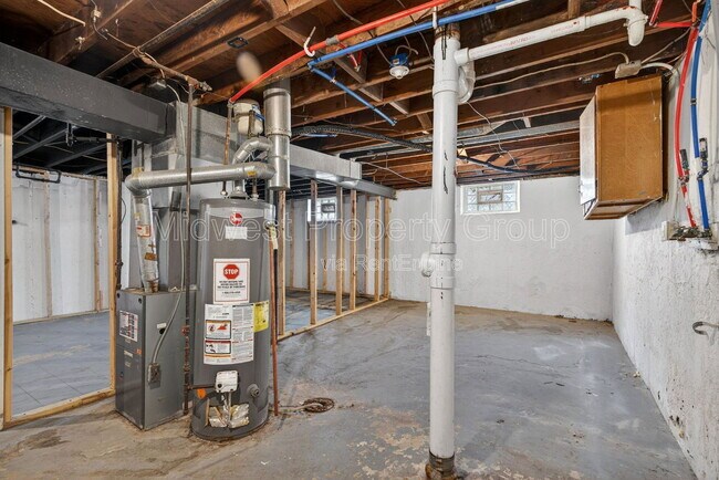 Building Photo - 257 Glen Garry Rd