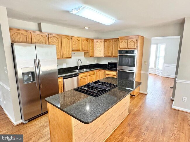 Building Photo - 16 Westchester Ct