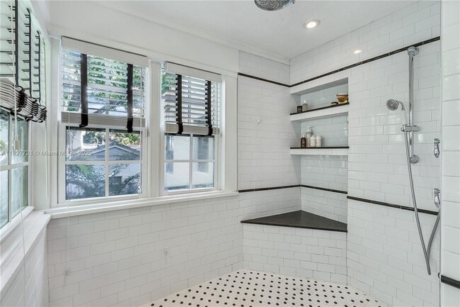 Building Photo - 4086 Raynolds Ave