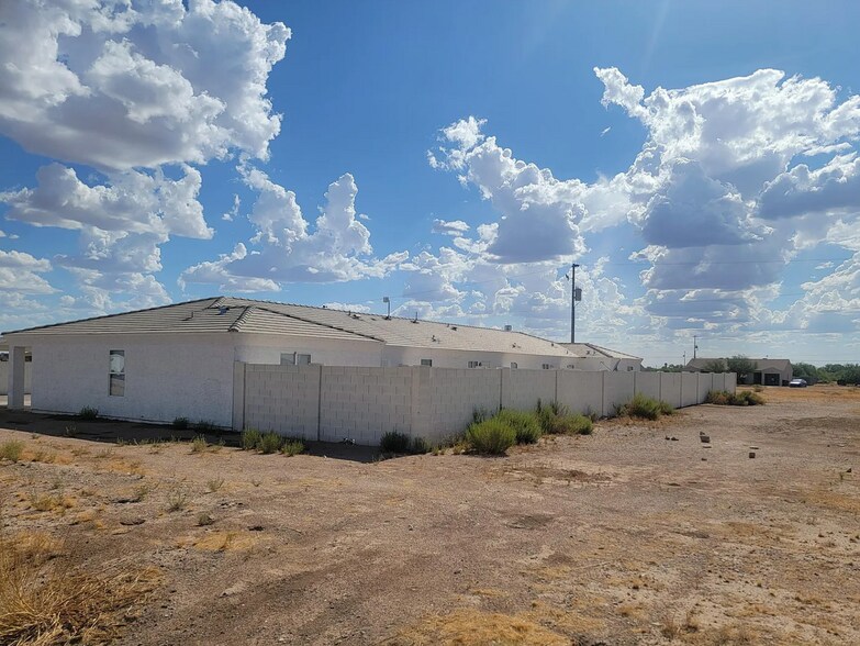 Building Photo - 3940 N Kioha Dr