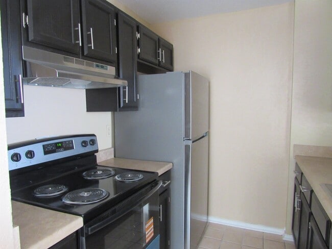 Building Photo - 104 Belaire Dr