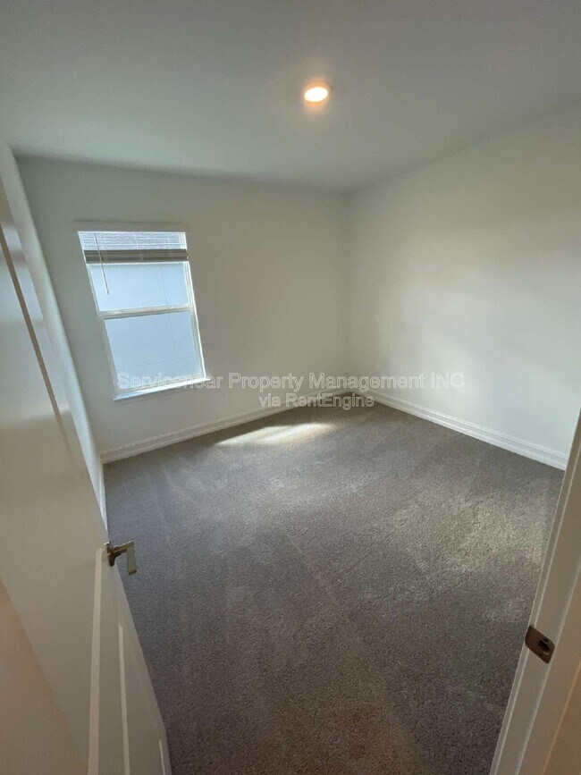 Building Photo - 7124 119th Ct E