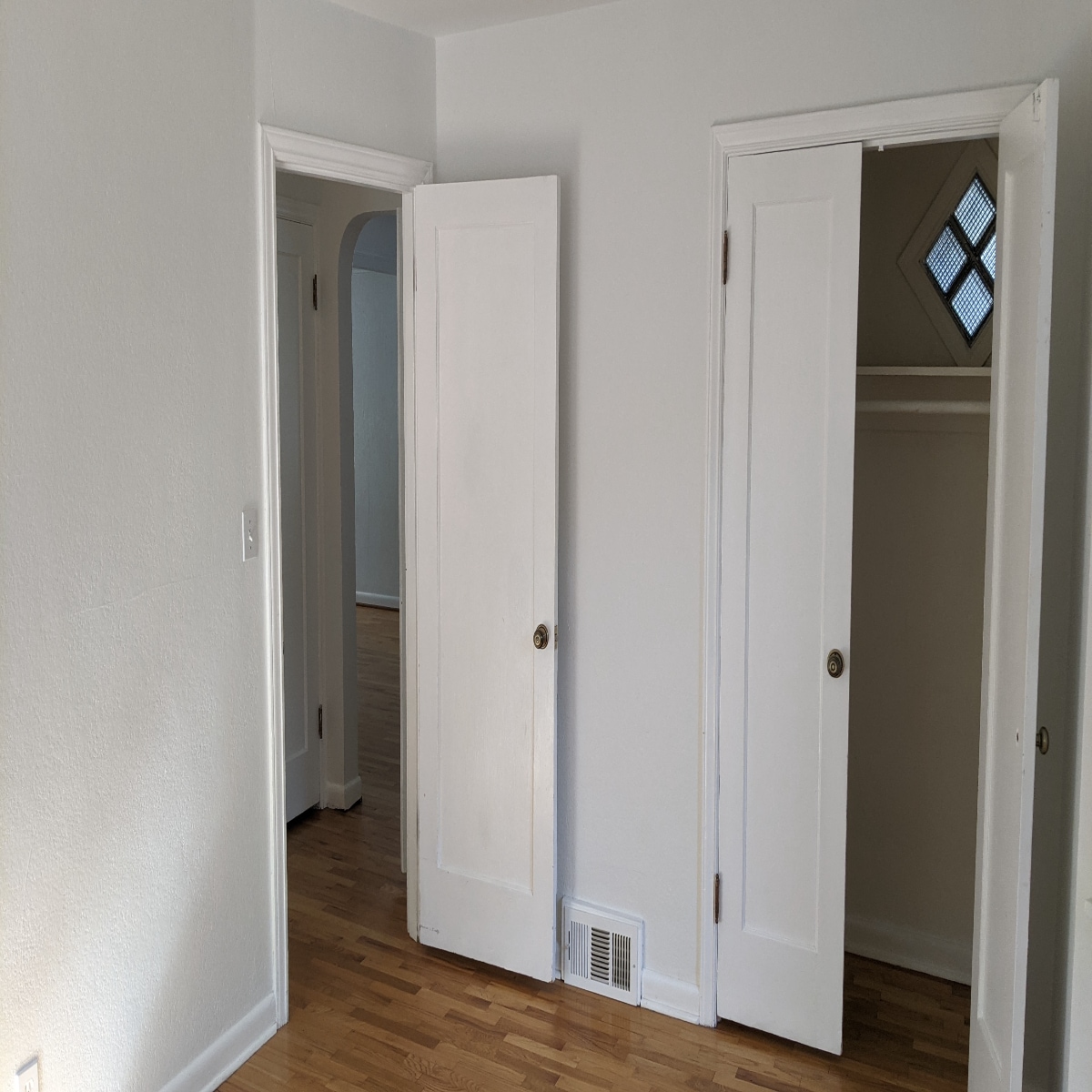 Building Photo - 1036 NE 102nd St