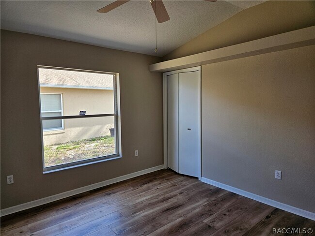 Building Photo - 2137 N Brentwood Cir