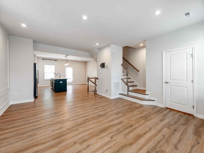 Building Photo - 10756 Overlook Mountain Dr