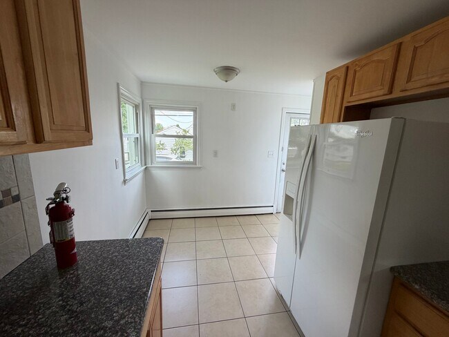 Building Photo - 98 Craske St