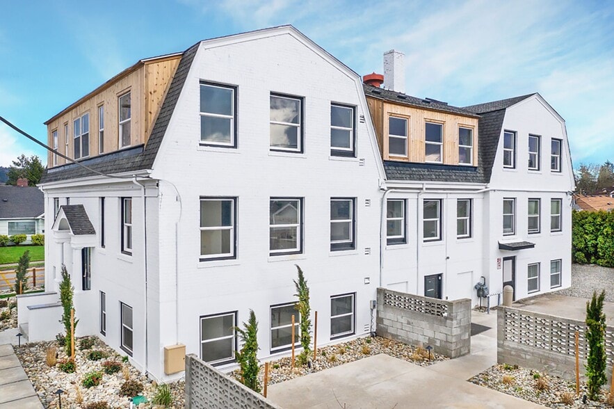 Building Photo - Maple Apartments