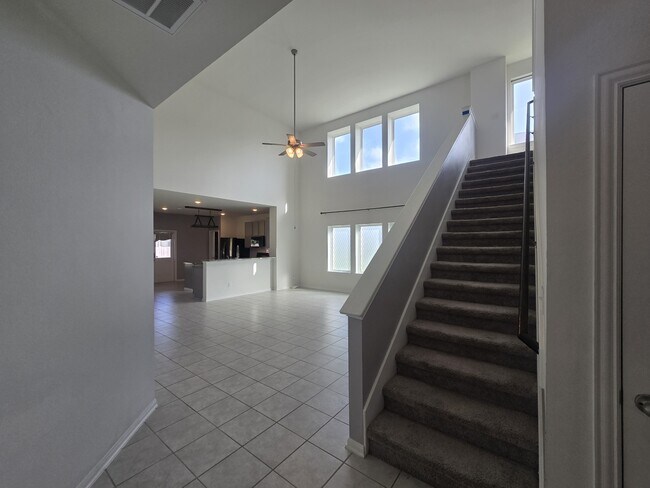 Building Photo - 7318 Parkview Dr