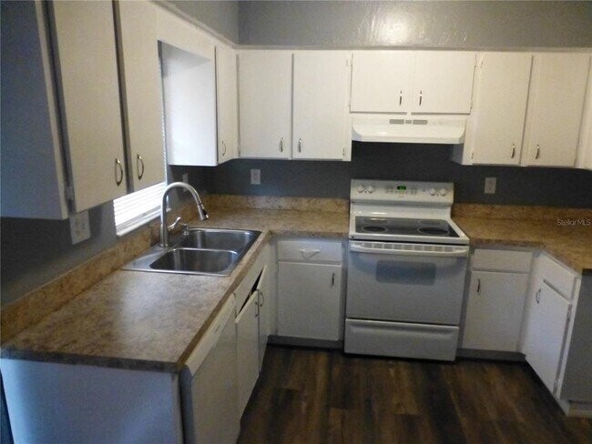 Building Photo - 197 Highland Rd