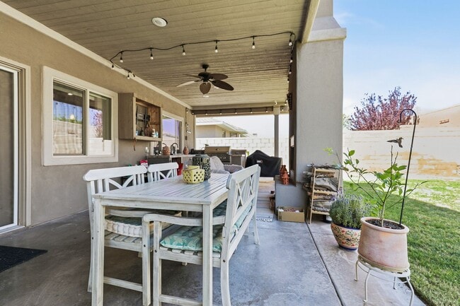 Building Photo - Prestine 4 bedroom home near the Golf Course