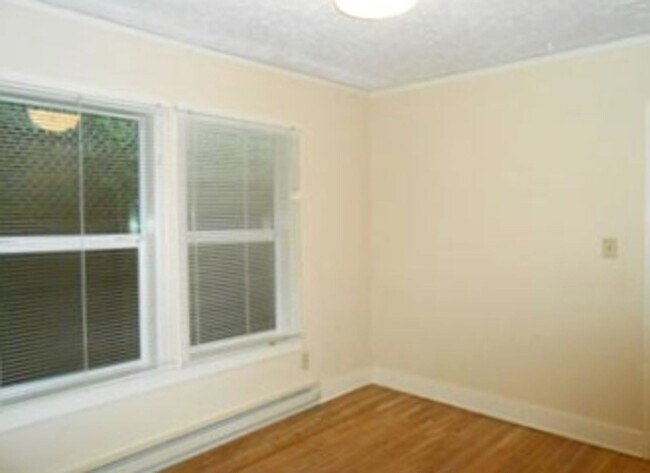 Building Photo - Cottage Cutie in John's Landing: HWs, Big ...