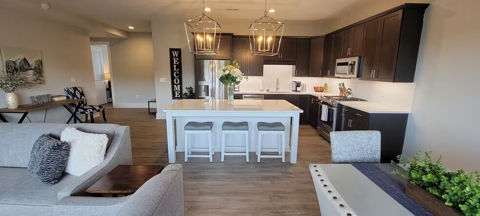 Building Photo - 1208 Commerce St