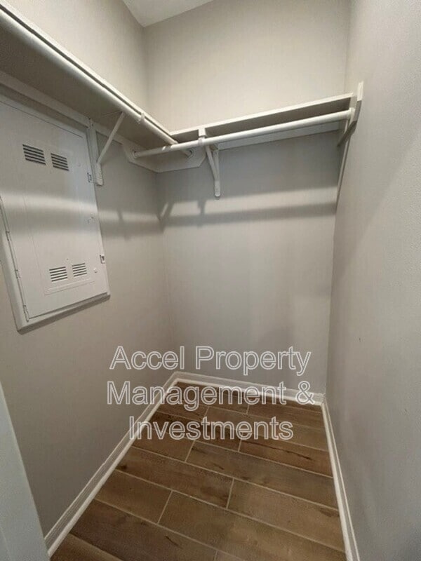 Building Photo - 8410 N 33rd Ln