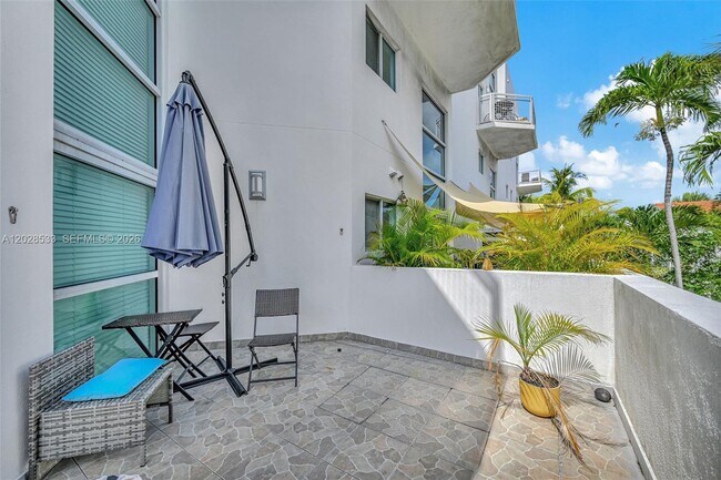 Building Photo - 7728 Collins Ave