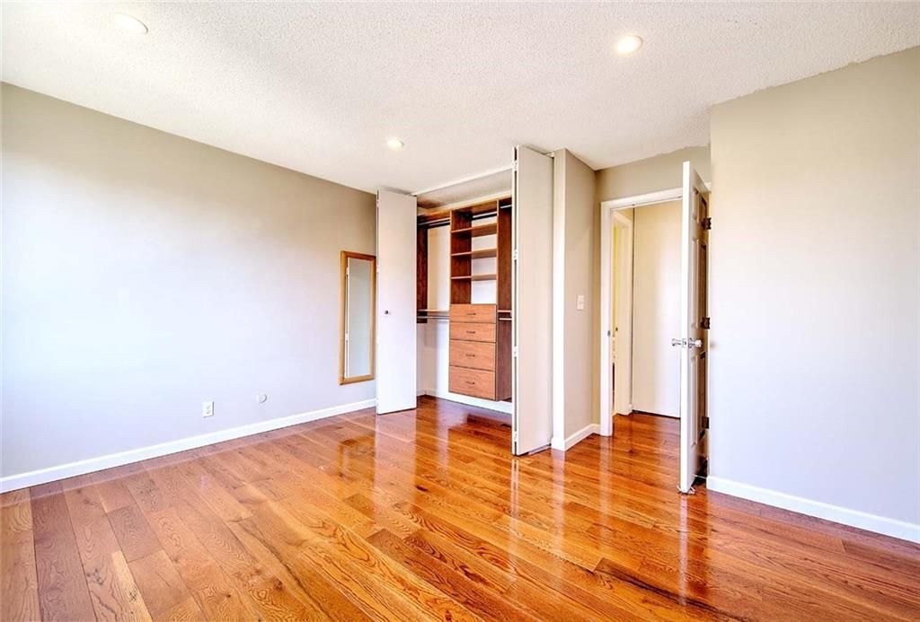 Building Photo - 274 S Main St