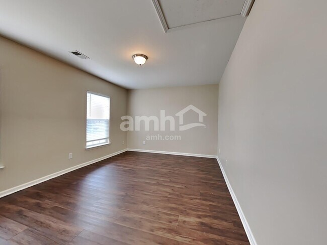 Building Photo - 3026 Crusades St