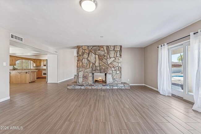 Building Photo - 12624 N 73rd Pl