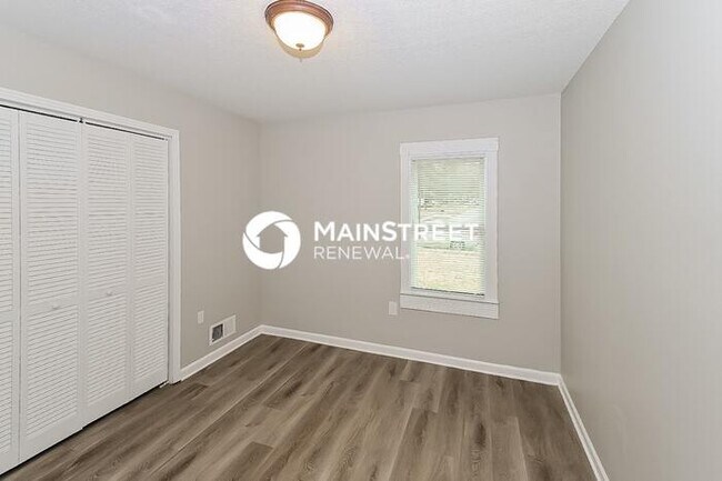 Building Photo - 3 Bedroom Pet-Friendly Home in Bartlett, TN with Main Street Renewal