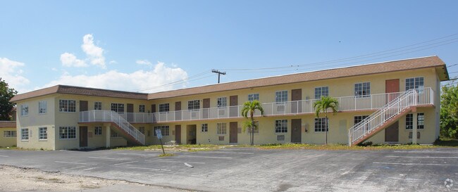 Lily's Apartments - 33rd St.