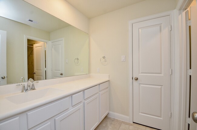 Building Photo - 3522 Willow Fin Way