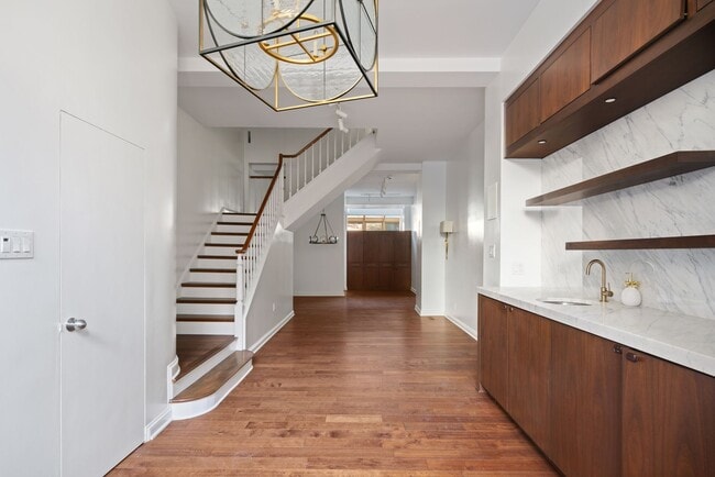 Building Photo - Incredible Rittenhouse Home