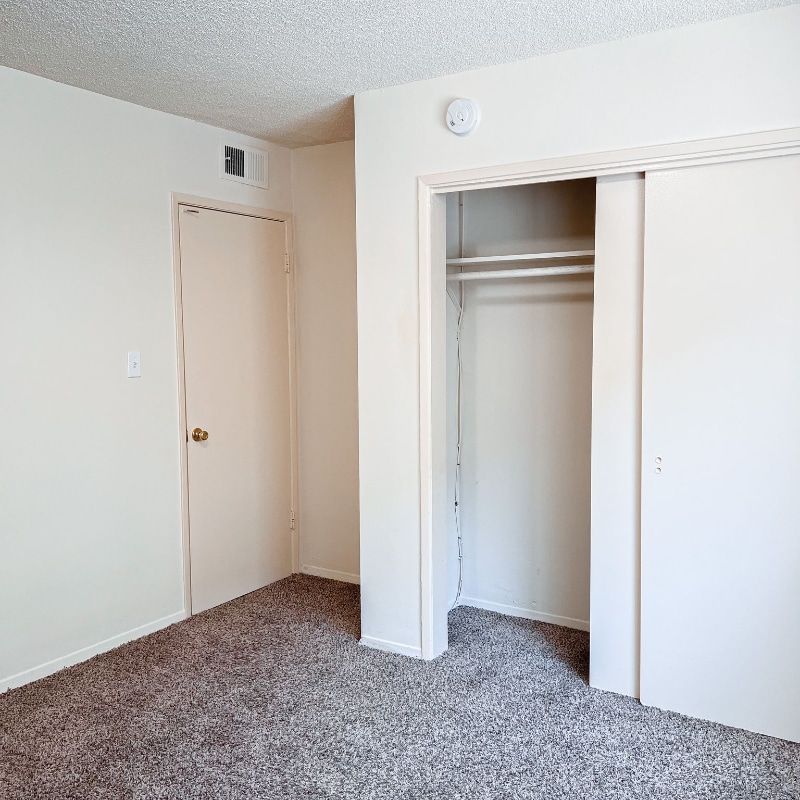 Building Photo - 1001 E Stearns Ave