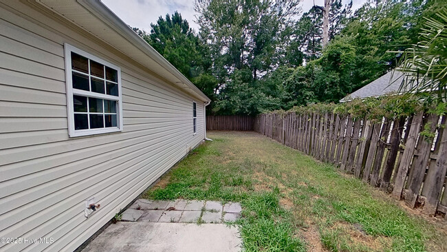 Building Photo - 4156 Sunglow Dr