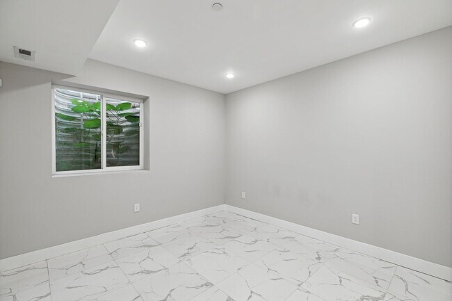 Building Photo - 1845 A St